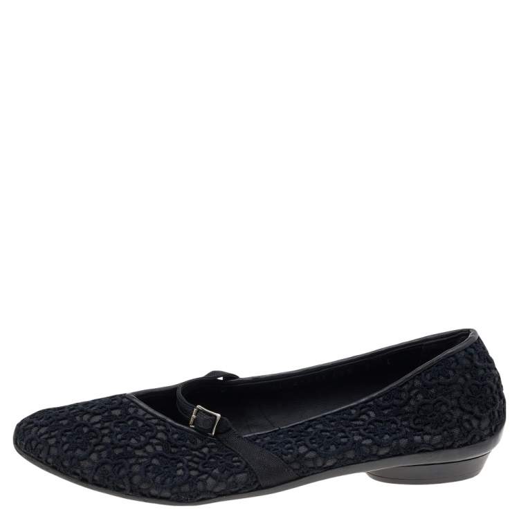 Pre Owned Salvatore Ferragamo Black Lace Ballet Flats Size 38.5
