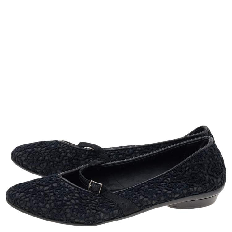 Pre Owned Salvatore Ferragamo Black Lace Ballet Flats Size 38.5