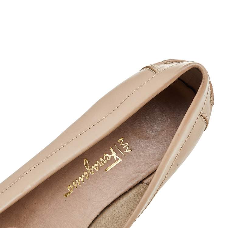 Pre Owned Salvatore Ferragamo Beige Leather Slip on Loafers Size 38.5 