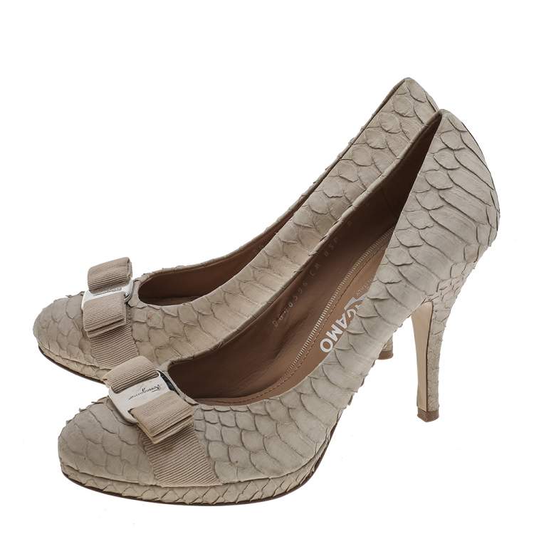 Pre Owned Salvatore Ferragamo Beige Python Vara Bow Platform Pumps Size 38.5