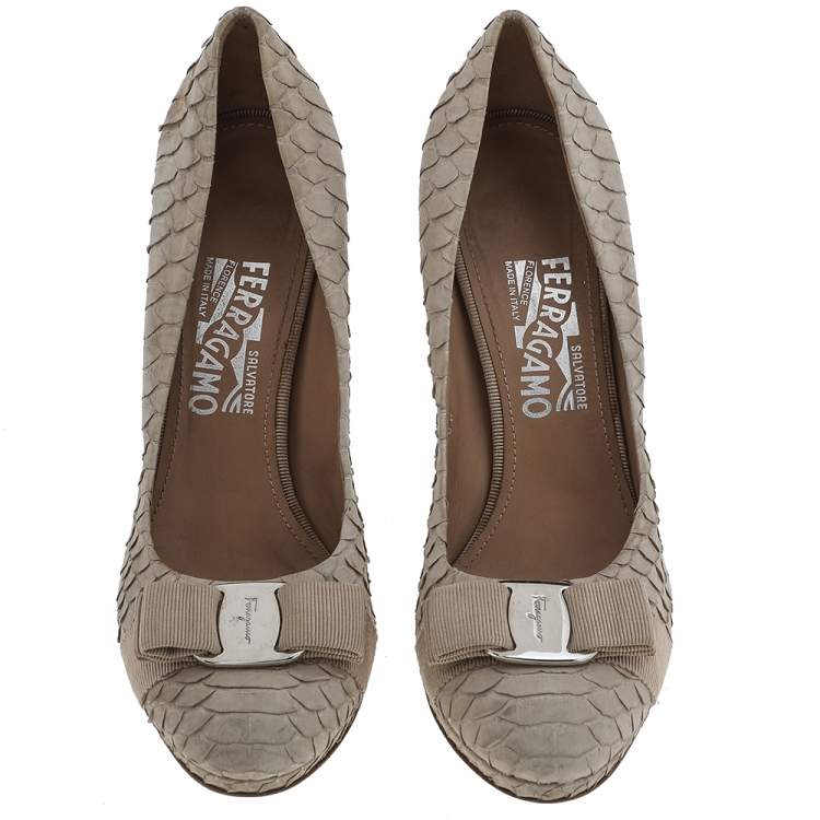 Pre Owned Salvatore Ferragamo Beige Python Vara Bow Platform Pumps Size 38.5