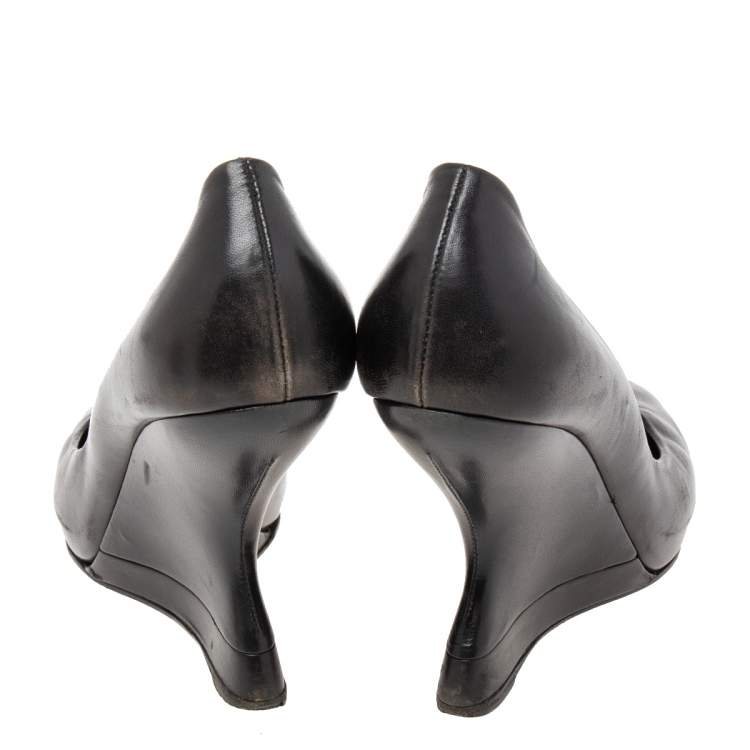 Pre Owned Salvatore Ferragamo Black Leather Wedge Pumps Size 39 