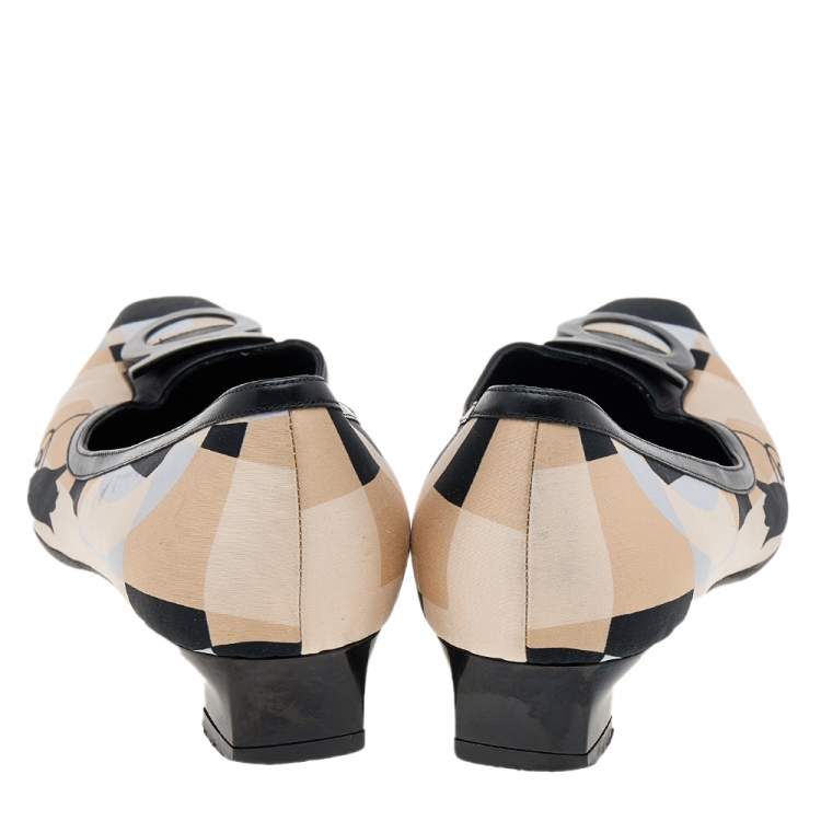 Pre Owned Salvatore Ferragamo Beige/Black Satin And Leather Pumps Size 40