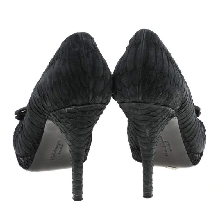 Pre Owned Salvatore Ferragamo Black Python Leather Vara Bow Pumps Size 38.5