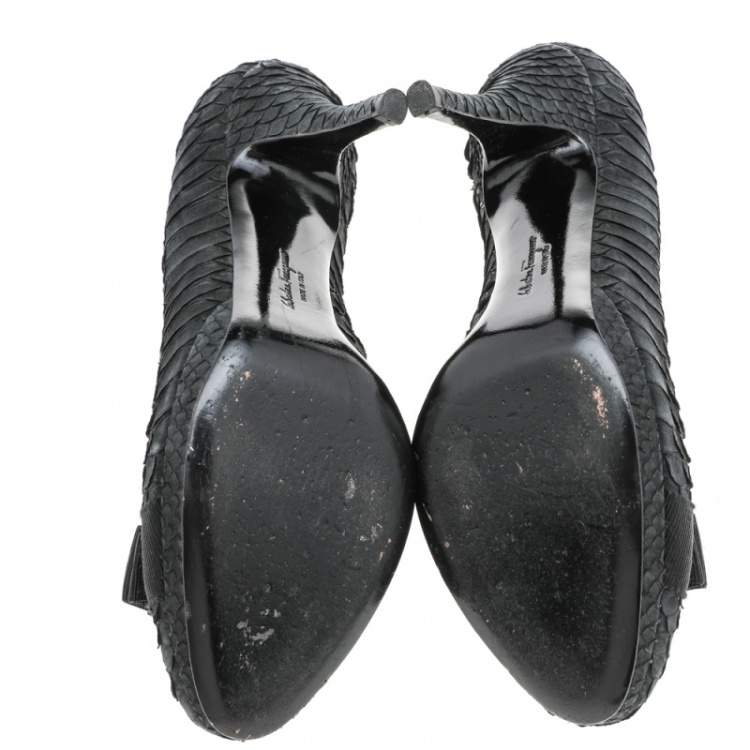 Pre Owned Salvatore Ferragamo Black Python Leather Vara Bow Pumps Size 38.5