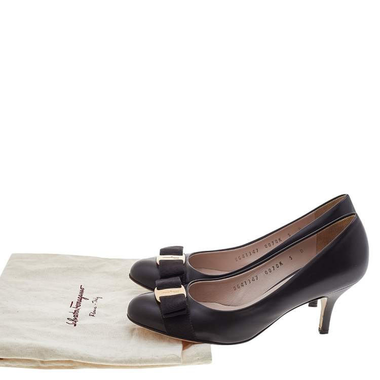 Pre Owned Salvatore Ferragamo Dark Brown Leather Vara Bow Pumps Size 35.5