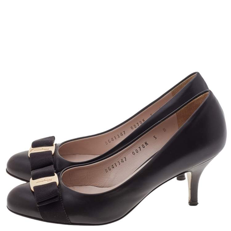 Pre Owned Salvatore Ferragamo Dark Brown Leather Vara Bow Pumps Size 35.5