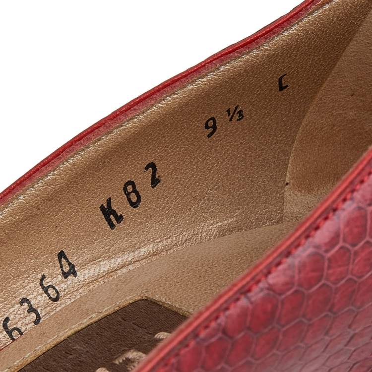 مملوكة مسبقًا Salvatore Ferragamo Red Karung and Leather Peep Toe Pumps Size 40