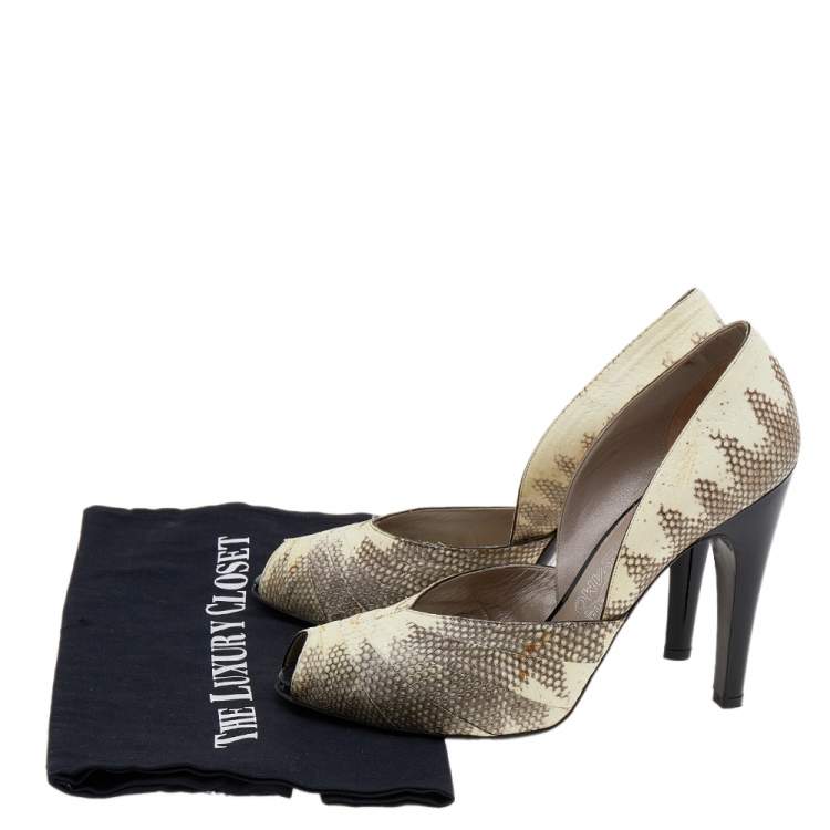 Pre Owned Salvatore Ferragamo Cream/Black Karung and Patent Leather Peep Toe Pumps Size 40