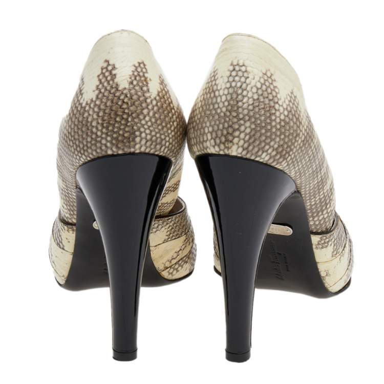 Pre Owned Salvatore Ferragamo Cream/Black Karung and Patent Leather Peep Toe Pumps Size 40