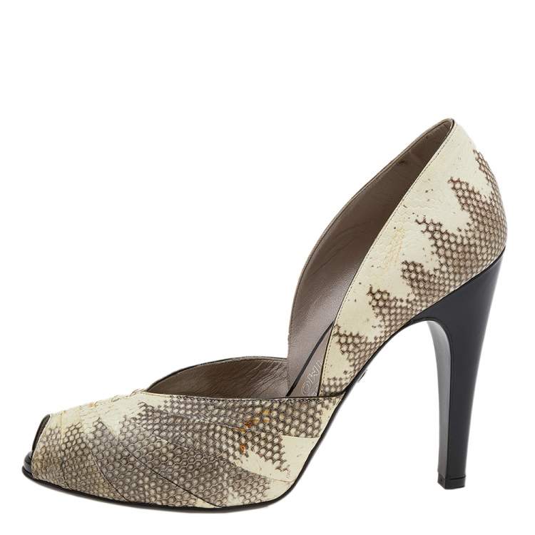 Pre Owned Salvatore Ferragamo Cream/Black Karung and Patent Leather Peep Toe Pumps Size 40