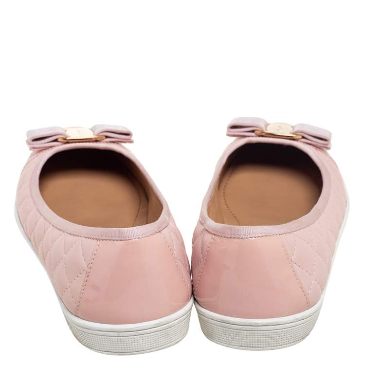 Pre Owned Salvatore Ferragamo Pink Quilted and Patent Leather Varina Bow Slip-On Sneakers Size 39.5