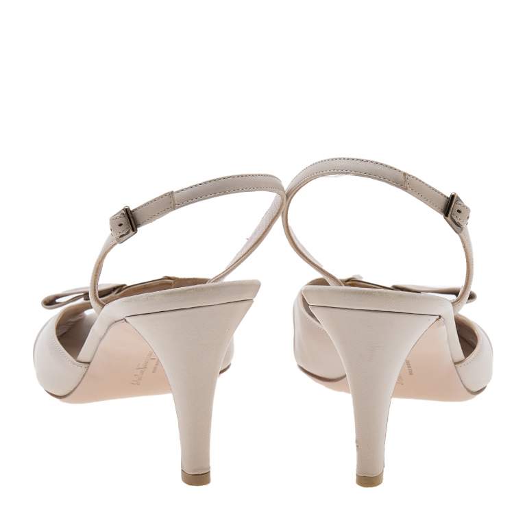Pre Owned Salvatore Ferragamo Beige Leather Peep Toe Slingback Sandals Size 40