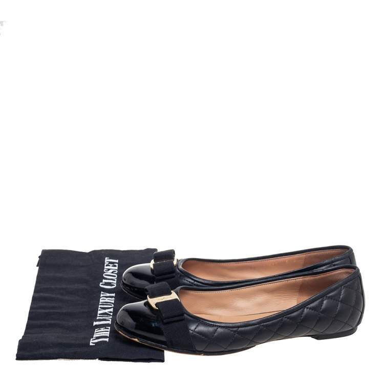 Pre Owned Salvatore Ferragamo Black Patent and Leather Vara Bow Ballet Flats Size 38.5