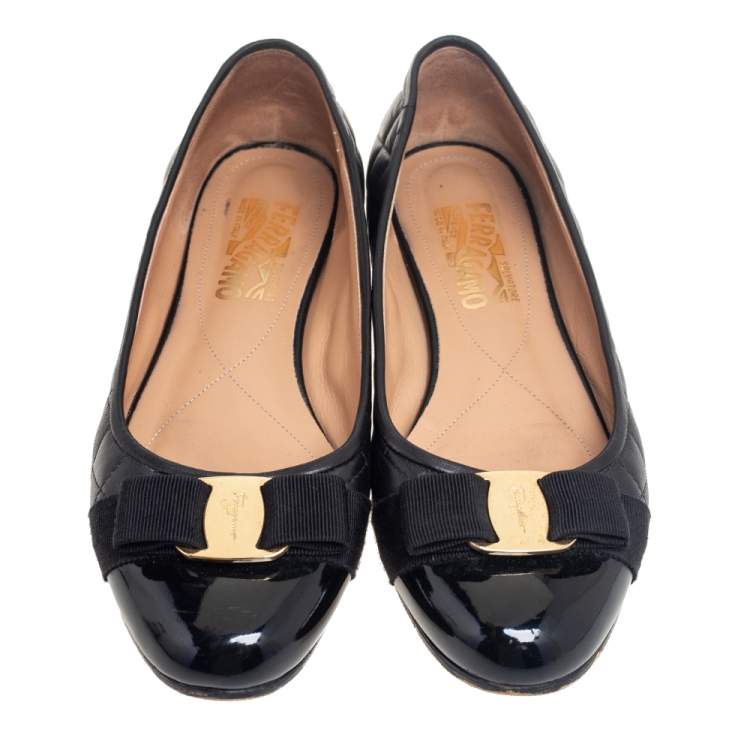 Pre Owned Salvatore Ferragamo Black Patent and Leather Vara Bow Ballet Flats Size 38.5