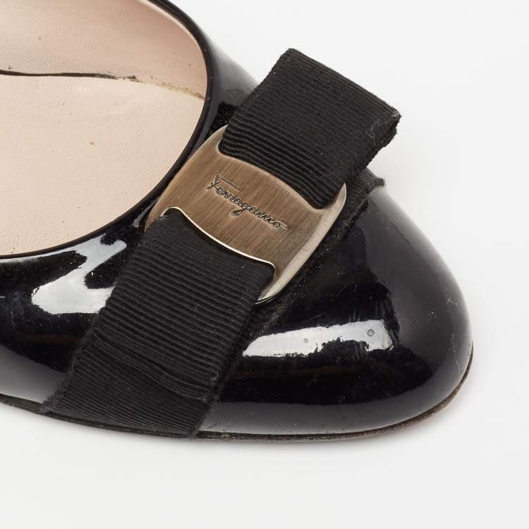 Pre Owned Salvatore Ferragamo Black Patent Leather Vara Bow Pumps Size 37