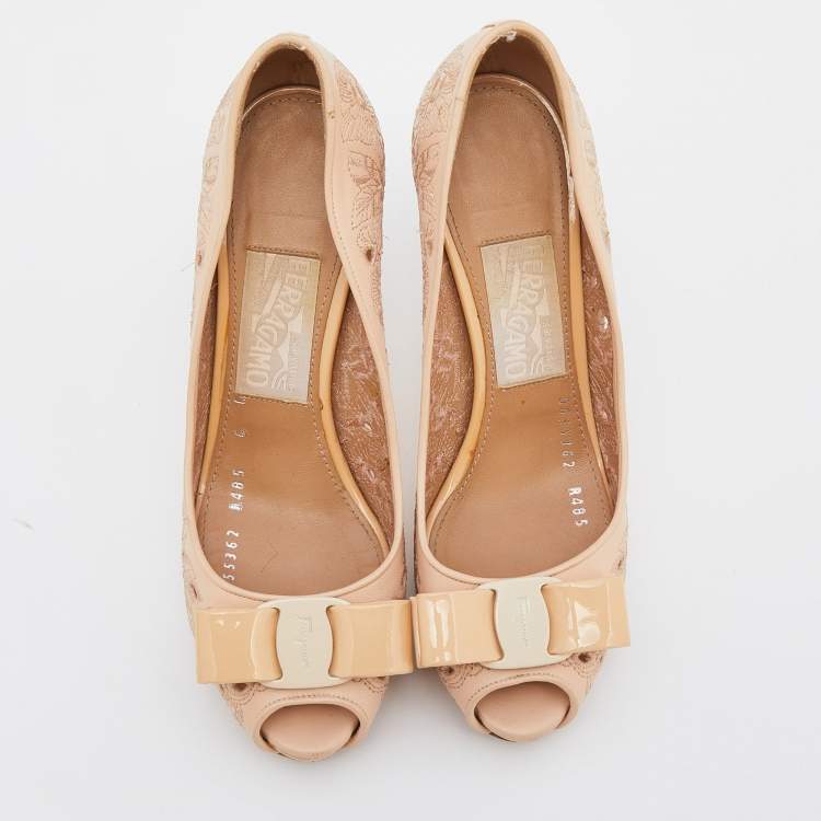 Pre Owned Salvatore Ferragamo Beige Floral Embroidered Leather Plum Vara Bow Peep Toe Pumps Size 36.5
