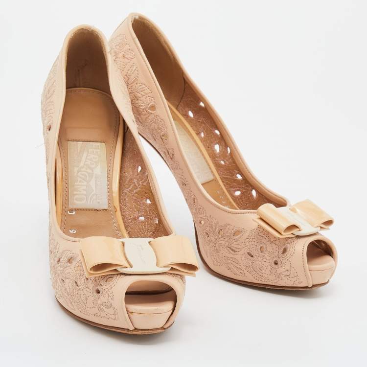 Pre Owned Salvatore Ferragamo Beige Floral Embroidered Leather Plum Vara Bow Peep Toe Pumps Size 36.5