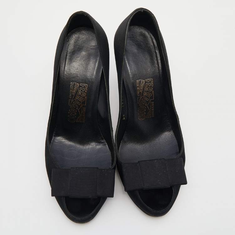 Pre Owned Salvatore Ferragamo Black Satin Bow Peep Toe Pumps Size 37.5