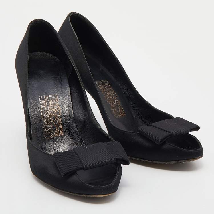Pre Owned Salvatore Ferragamo Black Satin Bow Peep Toe Pumps Size 37.5