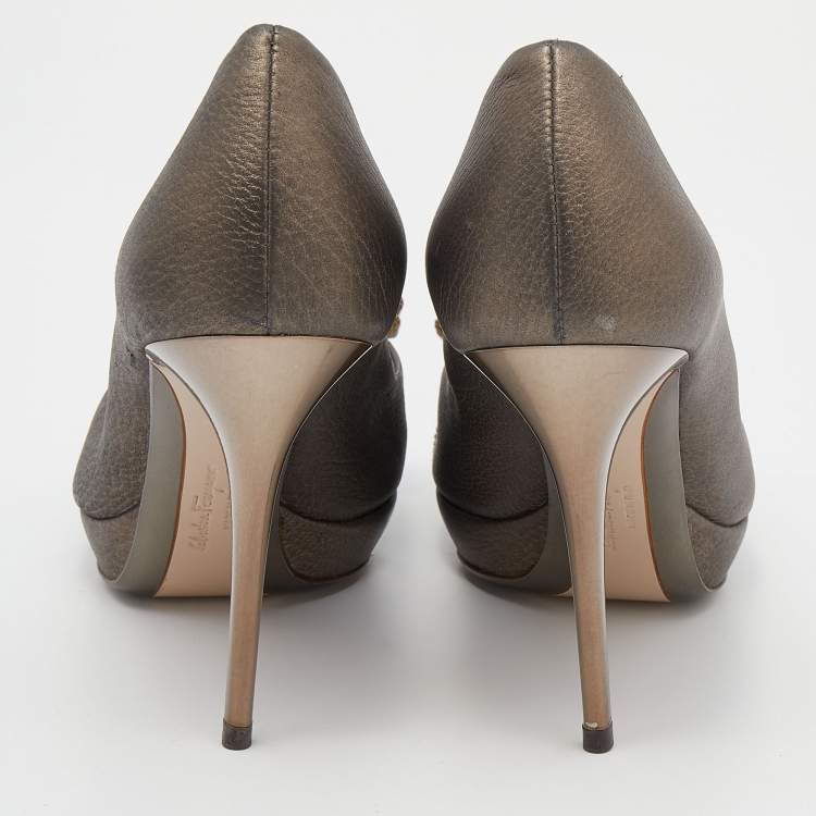Pre Owned Salvatore Ferragamo Metallic Grey Leather Pola Vara Bow Peep Toe Platform  Pumps Size 38.5