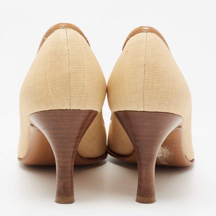 Pre Owned Salvatore Ferragamo Beige/Brown Woven Canvas And Leather Pumps Size 37.5