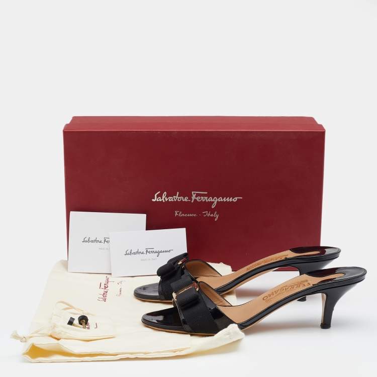 Pre Owned Salvatore Ferragamo Black Patent Glory Bow Sandals Size 38