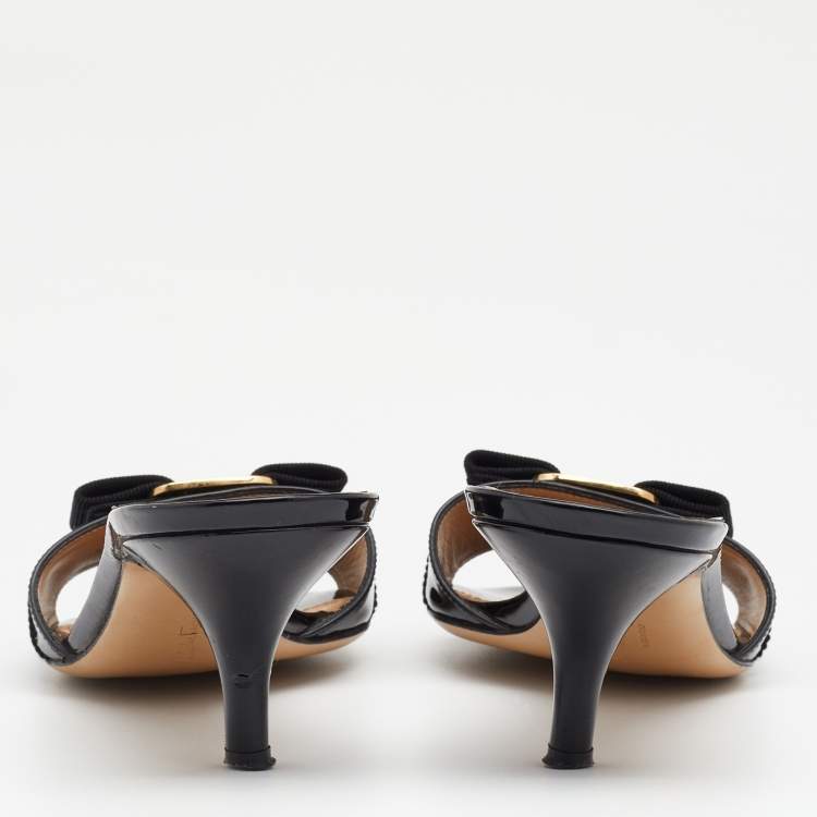 Pre Owned Salvatore Ferragamo Black Patent Glory Bow Sandals Size 38