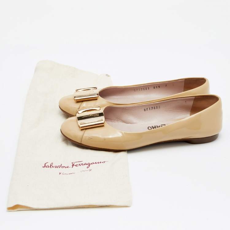 Pre Owned Salvatore Ferragamo Beige Patent Leather Ballet Flats Size 37.5