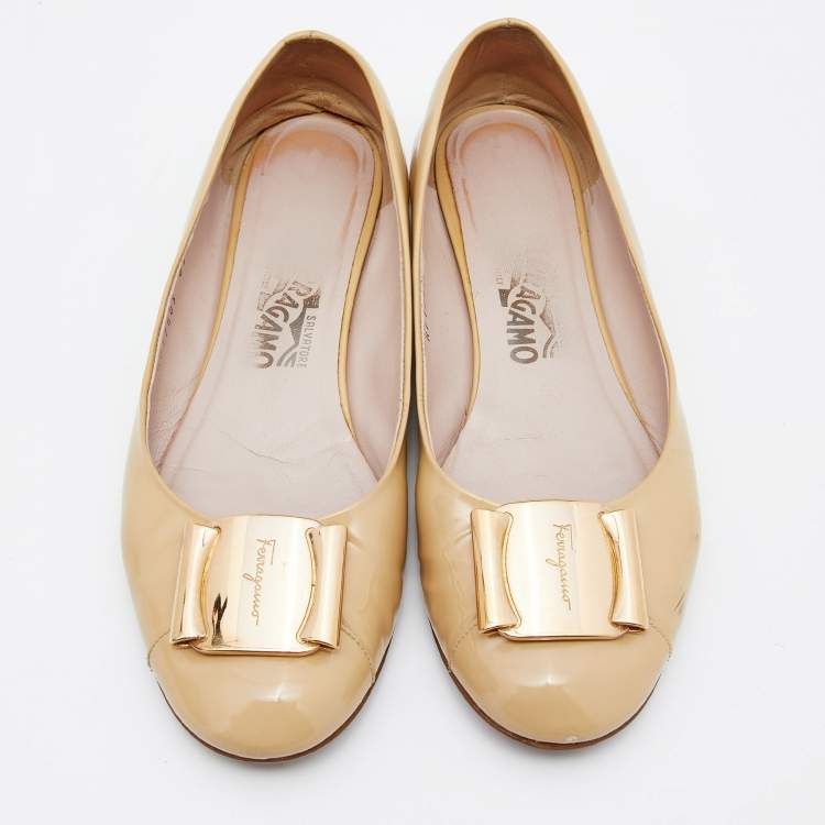 Pre Owned Salvatore Ferragamo Beige Patent Leather Ballet Flats Size 37.5