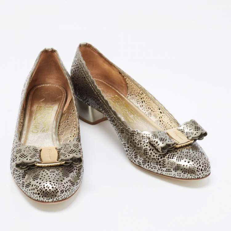 Pre Owned Salvatore Ferragamo Metallic Grey Perforated Leather Varina Bow Ballet Flats Size 38.5