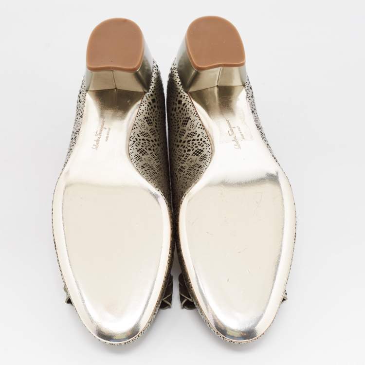 Pre Owned Salvatore Ferragamo Metallic Grey Perforated Leather Varina Bow Ballet Flats Size 38.5