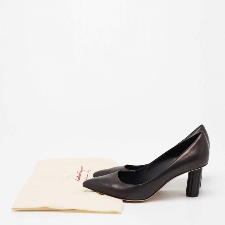 Pre Owned Salvatore Ferragamo Black Leather Pointed Toe Pumps Size 38