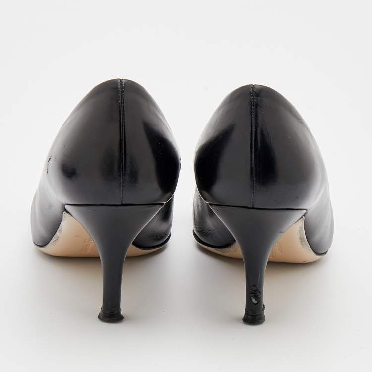 Pre Owned Salvatore Ferragamo Black Leather Vara Bow Pumps Size 37.5