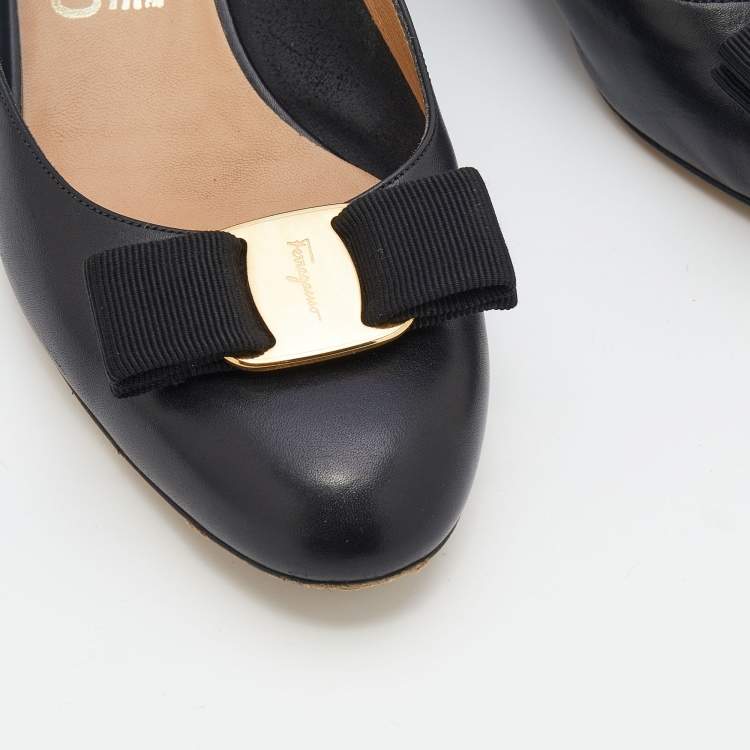 Pre Owned Salvatore Ferragamo Black Leather Vara Bow Pumps Size 36.5