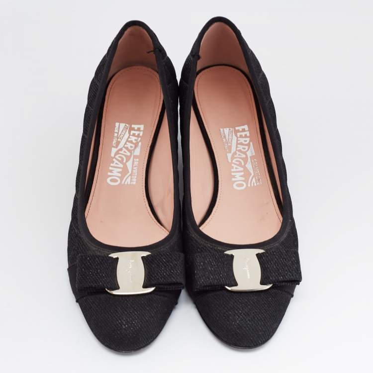 Pre Owned Salvatore Ferragamo Black Iridescent Quilted Suede Vara Bow Block Heel Pumps Size 37.5