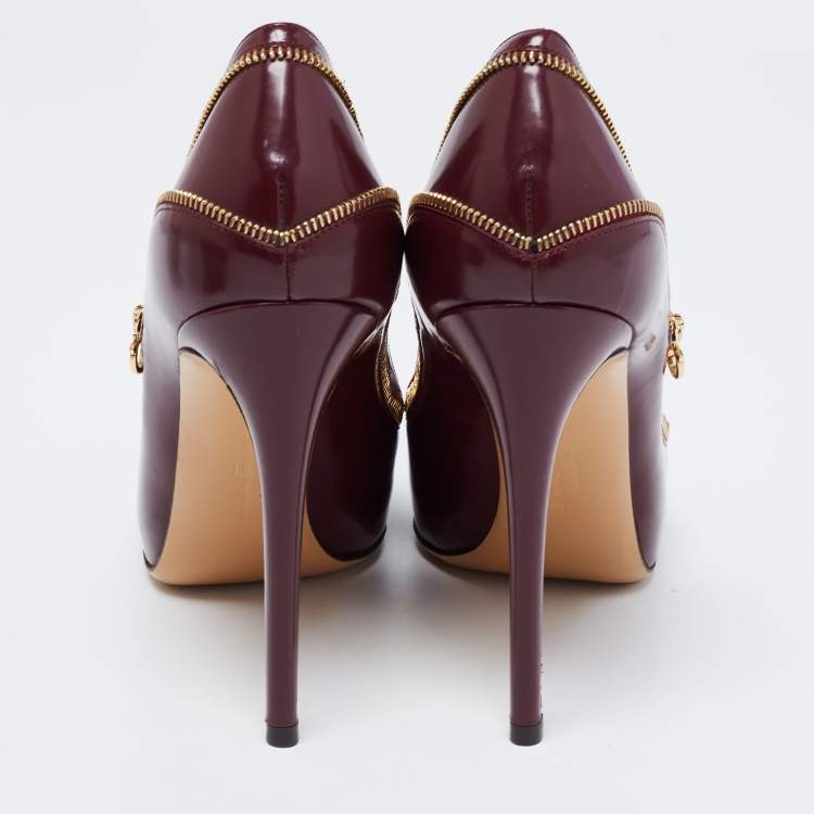 Pre Owned Salvatore Ferragamo Burgundy Leather Rory Chain Detail Pumps Size 38.5