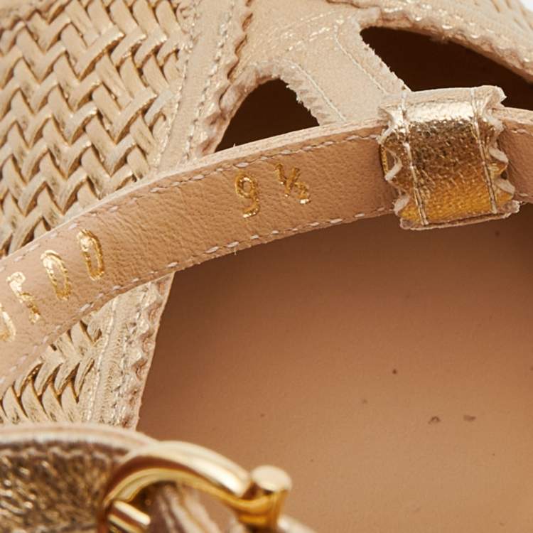 مملوكة مسبقًا Salvatore Ferragamo Gold Leather Emanuela T-Strap Pumps Size 40