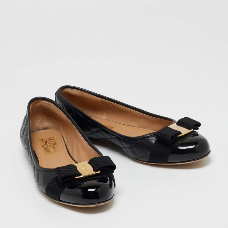 Pre Owned Salvatore Ferragamo Black Leather and Patent Cap-Toe Vara Bow Ballet Flats Size 38.5