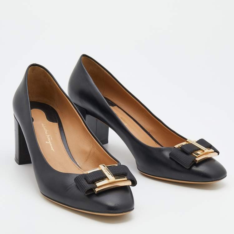Pre Owned Salvatore Ferragamo Black Leather Bow Block Heel Pumps Size 40