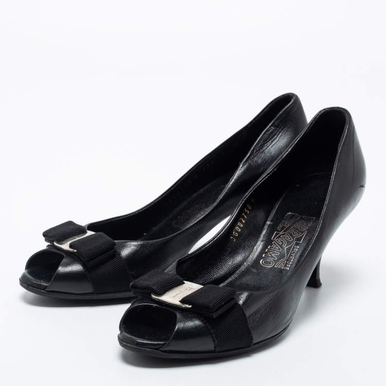 Salvatore Ferragamo Black Leather Vara Bow Peep Toe Pumps Size