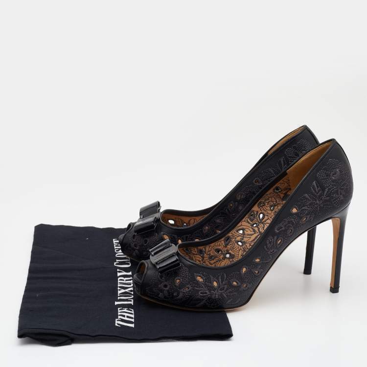 Pre Owned Salvatore Ferragamo Black Leather Laser Cut Out Embroidered Platform Peep Toe Pumps Size 39