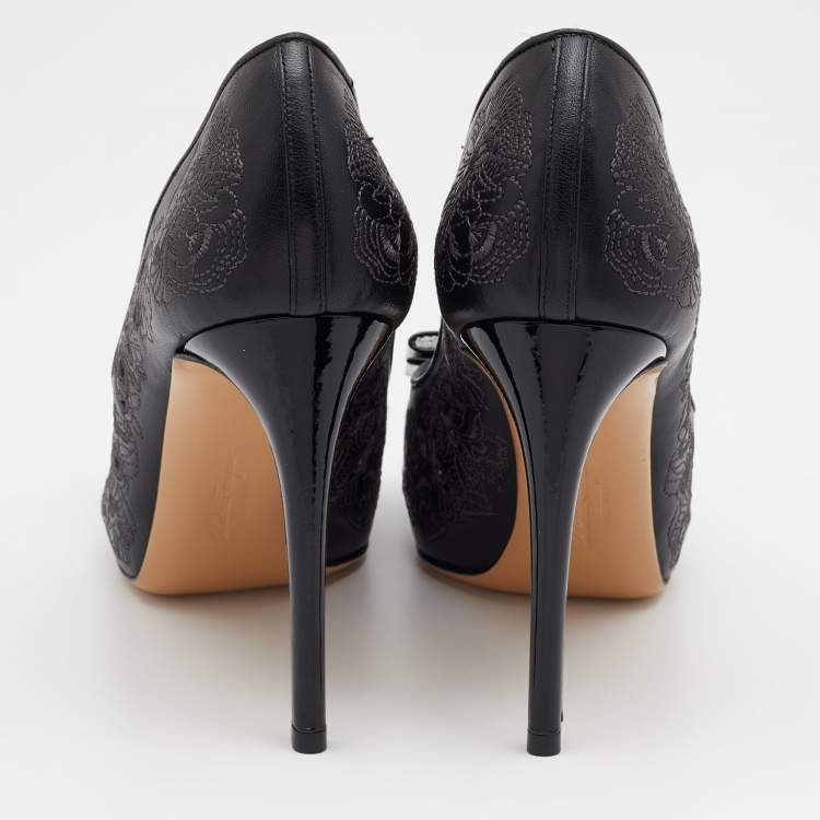 Pre Owned Salvatore Ferragamo Black Leather Laser Cut Out Embroidered Platform Peep Toe Pumps Size 39