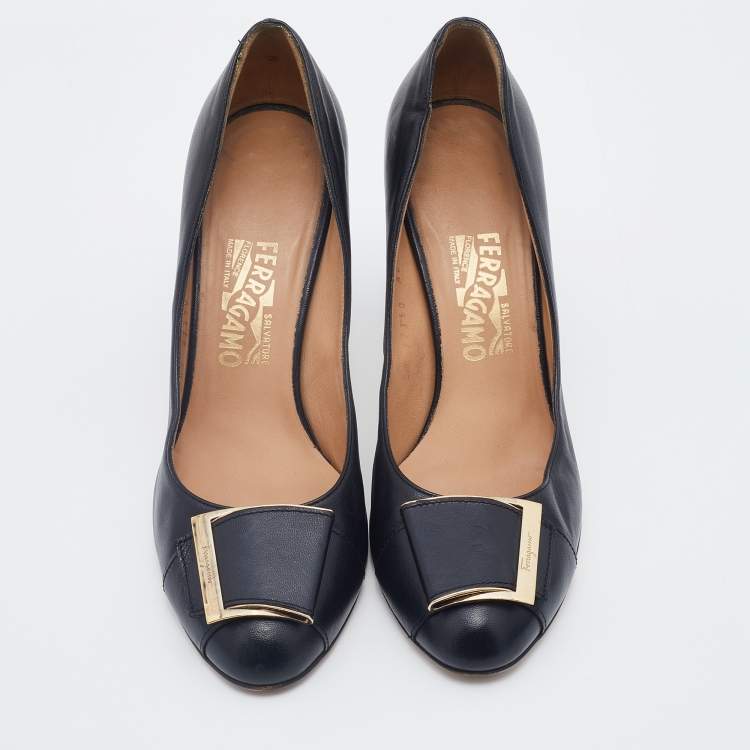 مملوكة مسبقًا Salvatore Ferragamo Black Leather Pumps Size 40.5