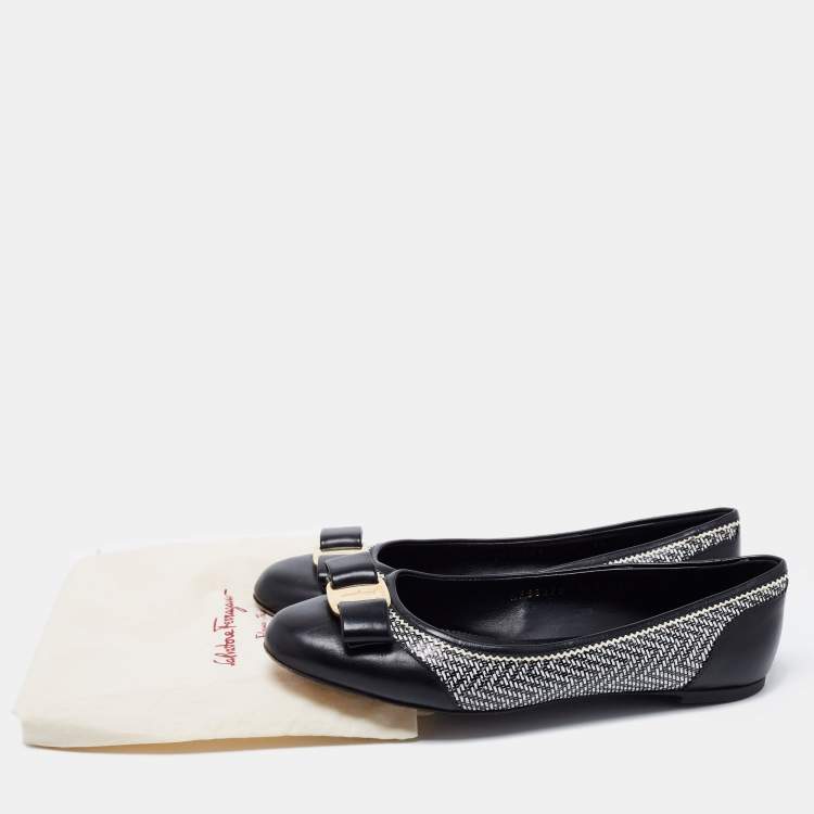 مملوكة مسبقًا Salvatore Ferragamo Black/White Printed Leather Vara Bow Ballet Flats Size 38
