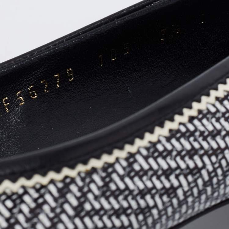 مملوكة مسبقًا Salvatore Ferragamo Black/White Printed Leather Vara Bow Ballet Flats Size 38