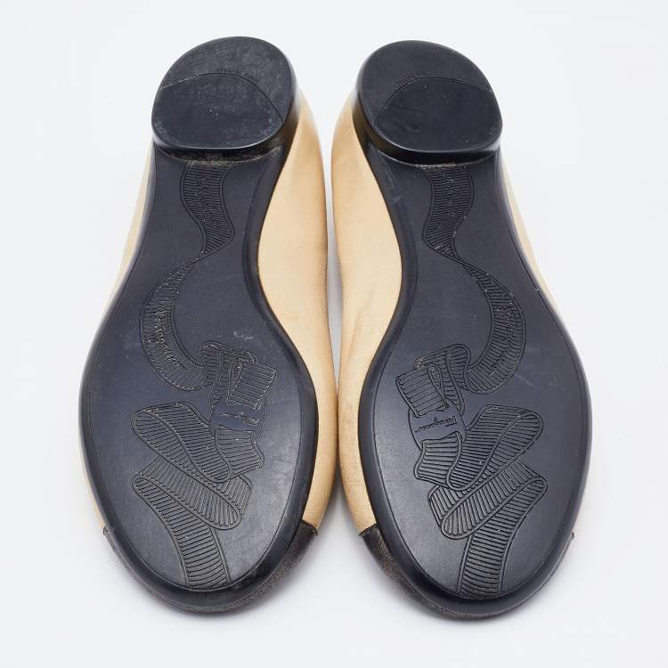 Pre Owned Salvatore Ferragamo Metallic Gold/Black Leather Cap Toe Metal Trim Ballet Flats Size 36