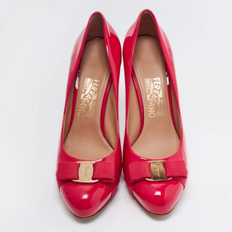 Pre Owned Salvatore Ferragamo Red Patent Leather Vara Bow Pumps Size 39