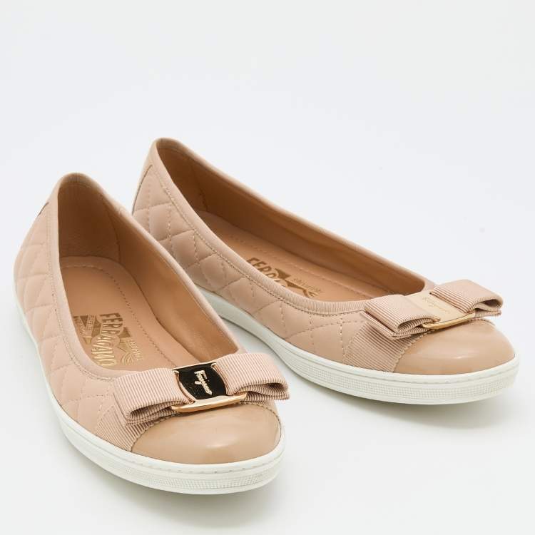Pre Owned Salvatore Ferragamo Beige Leather and Patent Cap Toe Vara Bow Ballet Flats Size 37.5