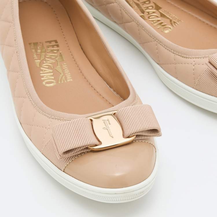 Pre Owned Salvatore Ferragamo Beige Leather and Patent Cap Toe Vara Bow Ballet Flats Size 37.5